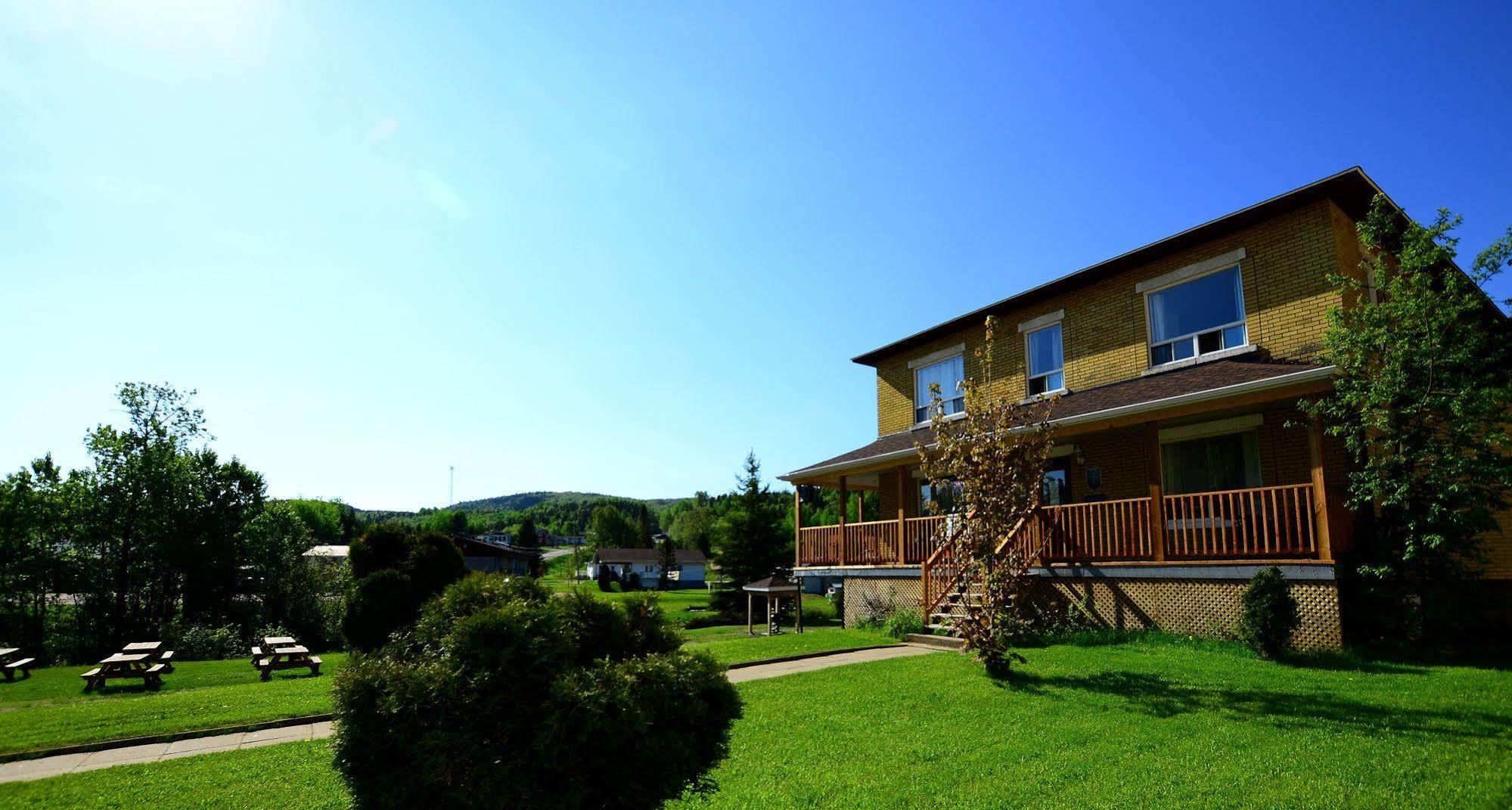 Auberge Du Presbytere De Riviere-Eternite Riviere Eternite Zewnętrze zdjęcie